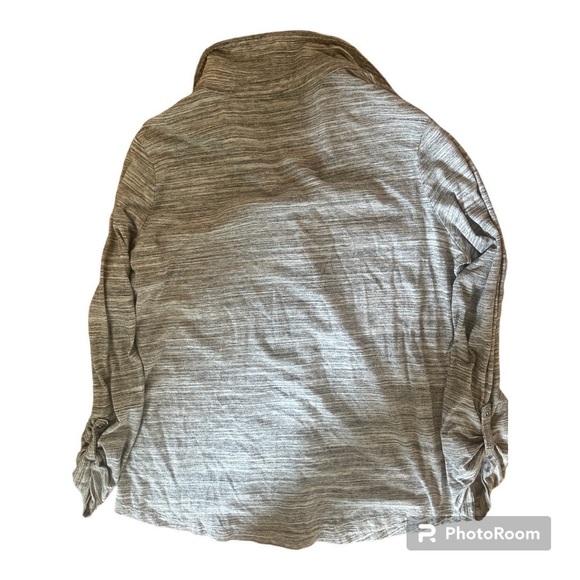 Liz Claiborne 1/2 Sleeve Cuffed Button Down Shirt w/Front Pockets - Picture 2 of 5